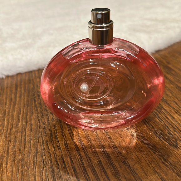 Tommy Bahama Accessories - Tommy Bahama perfume for her.